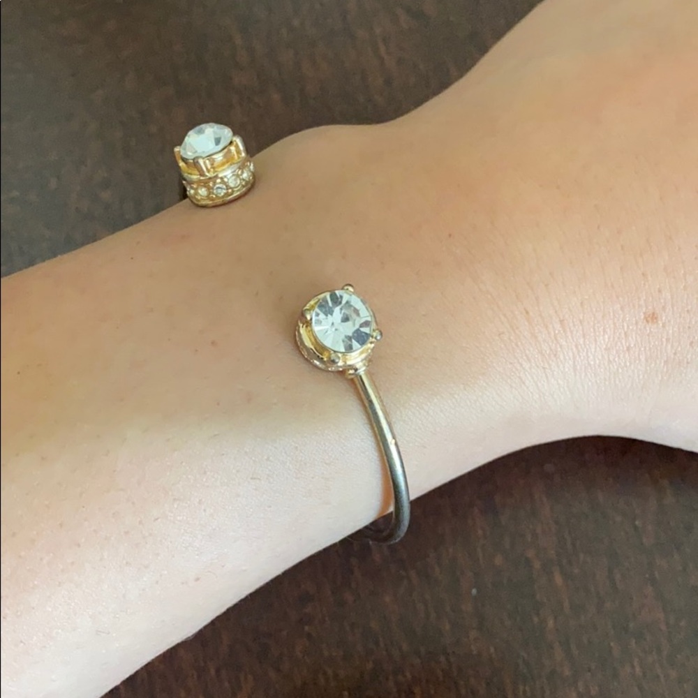 Gold cuff bracelet - Picture 1 of 3